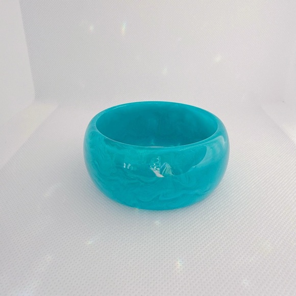 EUC turquoise colour bracelet 1pc - Picture 1 of 5